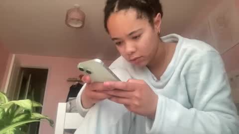 Snapshot of goddesselxo chatting on 04-05-26, 06:16 Goddess L online show from 04-05-26, 06:16