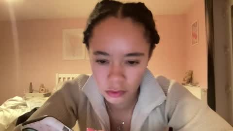 Snapshot of goddesselxo chatting on 04-06-26, 09:27 Goddess L online show from 04-06-26, 09:27