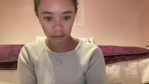 Snapshot of goddesselxo chatting on 05-12-26, 09:23 Goddess L online show from 05-12-26, 09:23