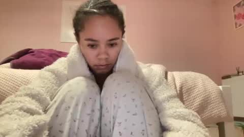 Snapshot of goddesselxo chatting on 05-13-26, 09:22 Goddess L online show from 05-13-26, 09:22