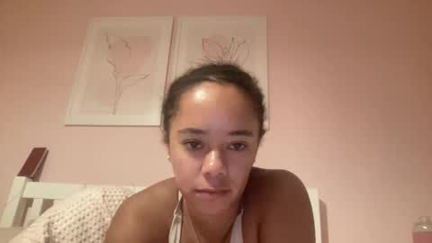 Snapshot of goddesselxo chatting on 05-18-26, 01:24 Goddess L online show from 05-18-26, 01:24