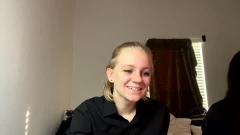 feyaa22 online show from 12-05-24, 02:22