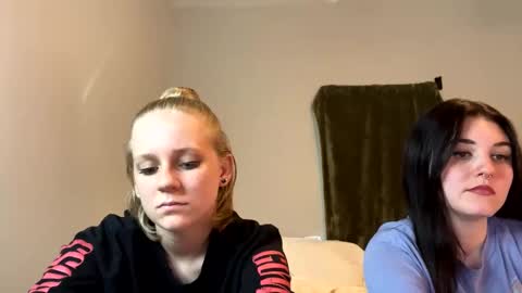 feyaa22 online show from 12-08-24, 07:00