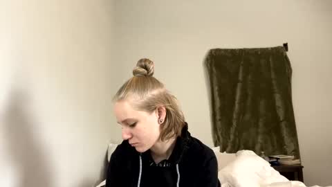 feyaa22 online show from 12-09-24, 05:41