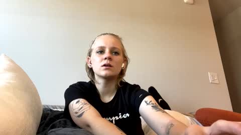 feyaa22 online show from 12-12-24, 06:53