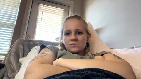 feyaa22 online show from 12-13-24, 05:10