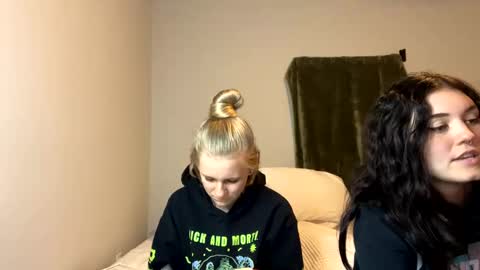 feyaa22 online show from 12-13-24, 11:39