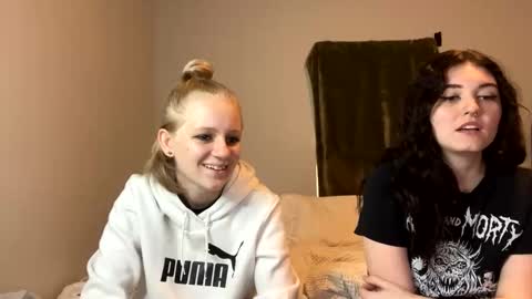 feyaa22 online show from 12-14-24, 05:47