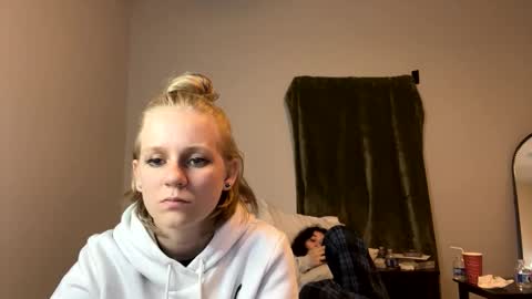 feyaa22 online show from 12-15-24, 12:07