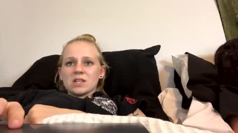 feyaa22 online show from 12-17-24, 02:44