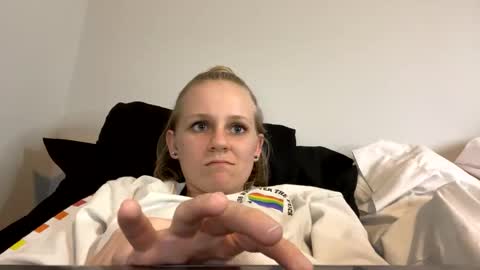 feyaa22 online show from 12-18-24, 02:10