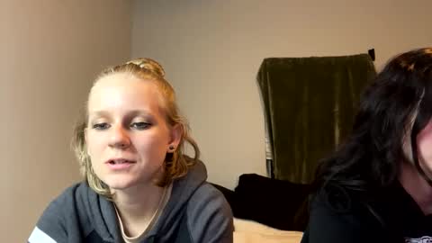 feyaa22 online show from 12-20-24, 12:19