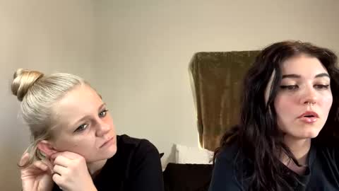 feyaa22 online show from 12-20-24, 02:16