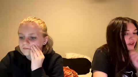 feyaa22 online show from 01-04-25, 12:59