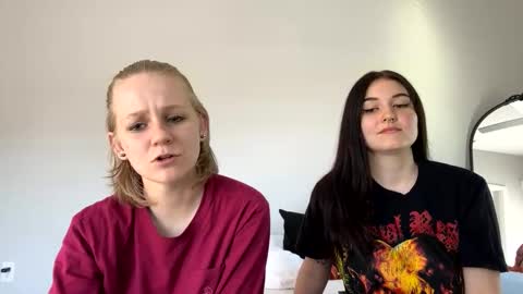 feyaa22 online show from 01-04-25, 04:00