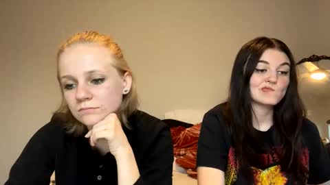 feyaa22 online show from 01-04-25, 10:45