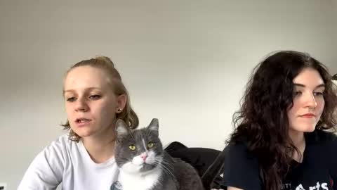 feyaa22 online show from 01-08-25, 04:33