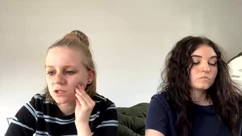 feyaa22 online show from 01-10-25, 04:51