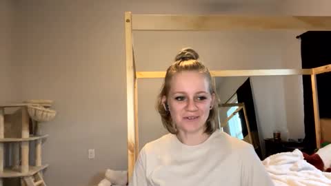 feyaa22 online show from 01-11-25, 01:53