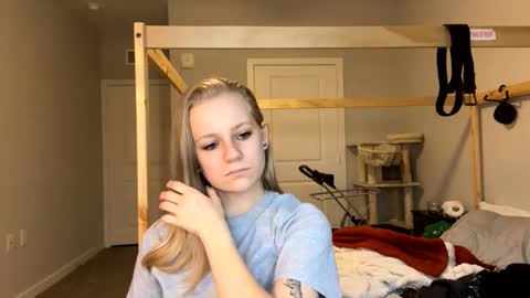 feyaa22 online show from 01-13-25, 01:06