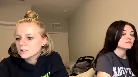 feyaa22 online show from 01-18-25, 03:09