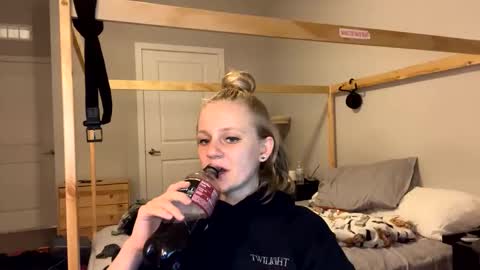 feyaa22 online show from 01-21-25, 01:29