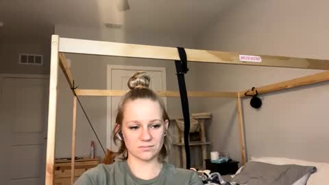 feyaa22 online show from 01-22-25, 03:07