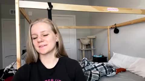 feyaa22 online show from 01-24-25, 04:28