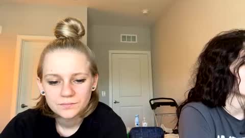 feyaa22 online show from 01-26-25, 04:20