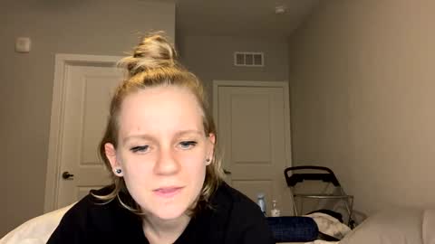 feyaa22 online show from 01-26-25, 11:39