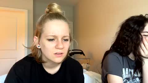 feyaa22 online show from 01-27-25, 04:43