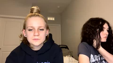 feyaa22 online show from 01-28-25, 01:18