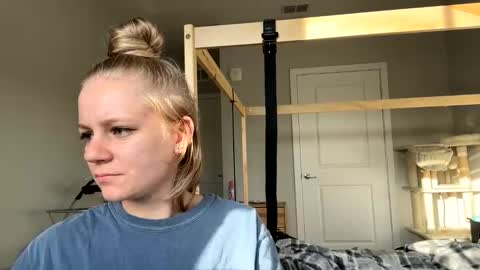 feyaa22 online show from 01-28-25, 01:16