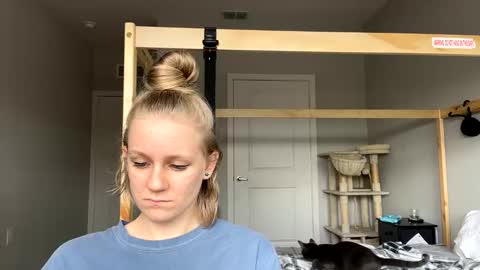 feyaa22 online show from 01-28-25, 04:19