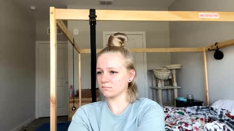 feyaa22 online show from 01-30-25, 04:13