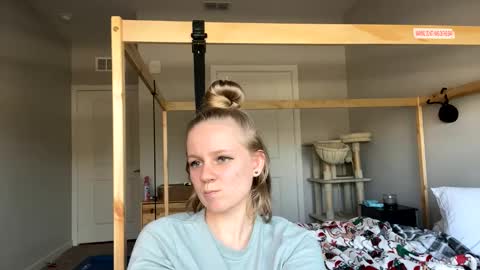 feyaa22 online show from 01-30-25, 08:42