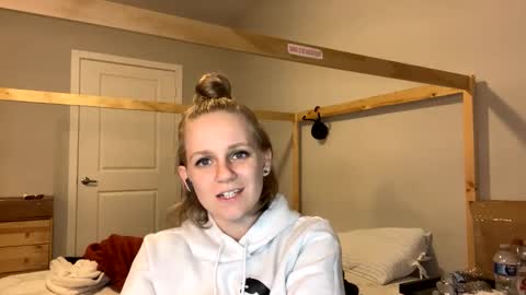 feyaa22 online show from 02-06-25, 01:27