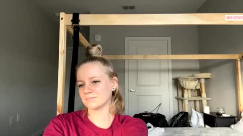 feyaa22 online show from 02-11-25, 01:20