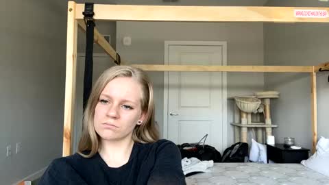 feyaa22 online show from 02-13-25, 05:01