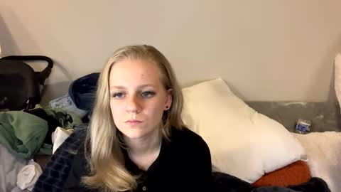 feyaa22 online show from 02-16-25, 02:42