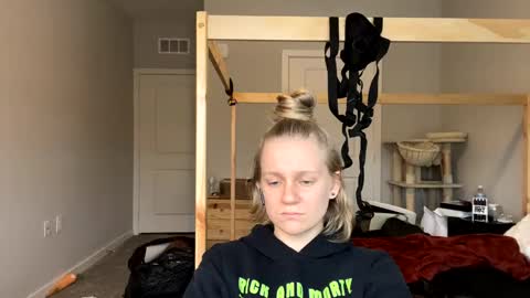 feyaa22 online show from 02-24-25, 08:14