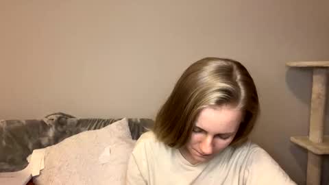 feyaa22 online show from 02-28-25, 01:05