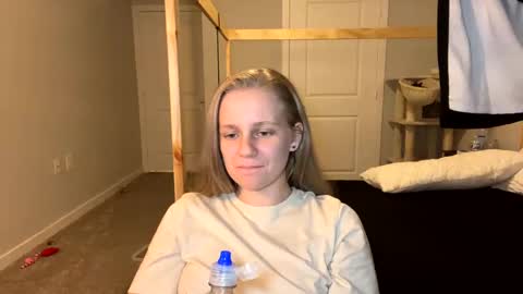 feyaa22 online show from 03-01-25, 02:15