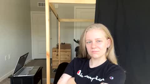 feyaa22 online show from 03-02-25, 03:48