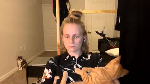 feyaa22 online show from 03-04-25, 01:34