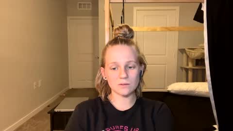 feyaa22 online show from 03-06-25, 02:09