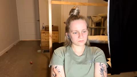 feyaa22 online show from 03-08-25, 01:28