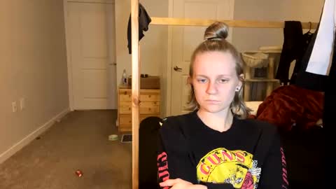 feyaa22 online show from 03-09-25, 02:29