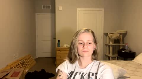 feyaa22 online show from 03-12-25, 12:53