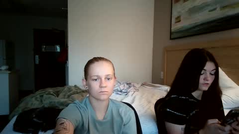 feyaa22 online show from 09-11-25, 04:40